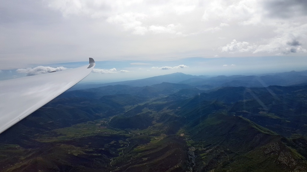 Fin de journée sur les Baronnies, avec le Mt-Ventoux en arrière-plan